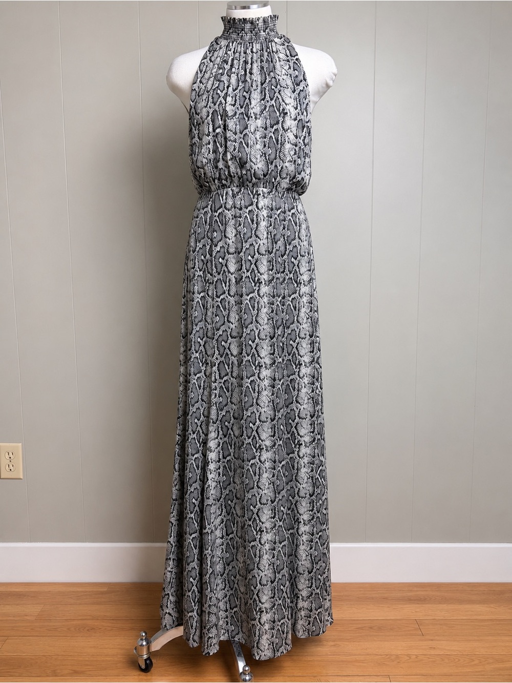 Alice + Olivia Snake Print Halter Maxi Dress Mock Neck Size 4